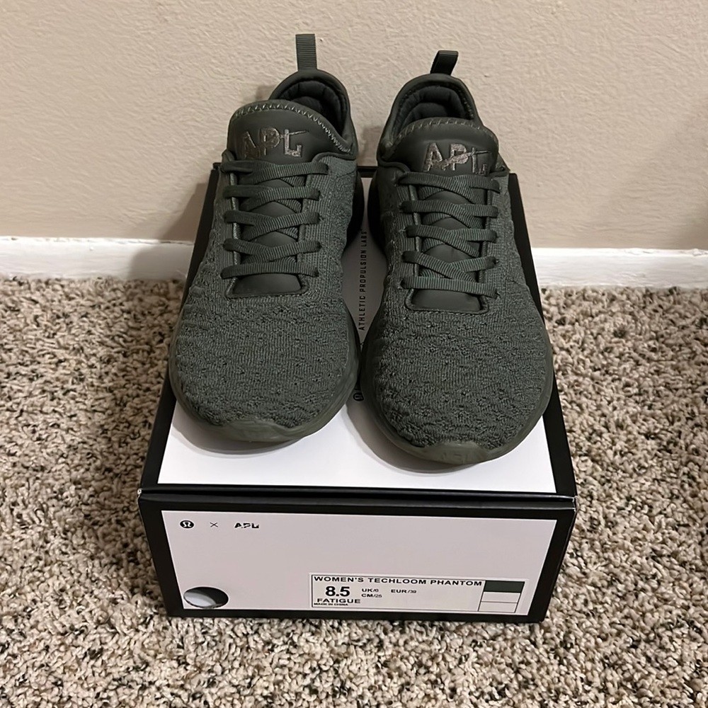 APL Women's Techloom Phantom Olive Athletic Shoes